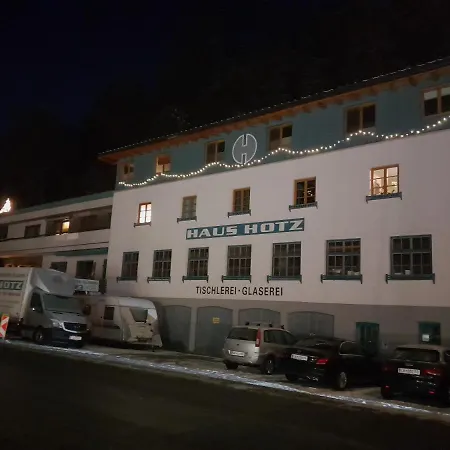 Apartment Haus Hotz Talblick Grins